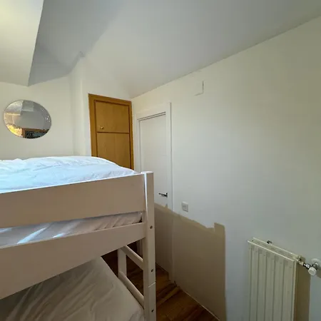 Apartment Acogedor Atico En El Corazon De - Esquia Sin Llaves