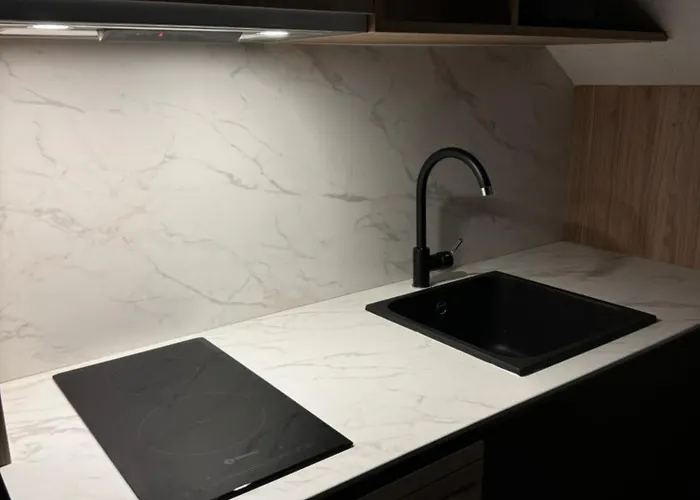 Lägenhet Acogedor Atico En El Corazon De - Esquia Sin Llaves