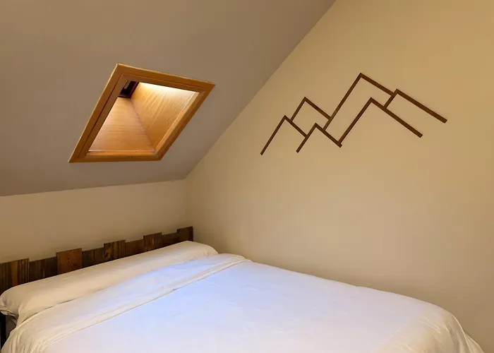 Lägenhet Acogedor Atico En El Corazon De - Esquia Sin Llaves