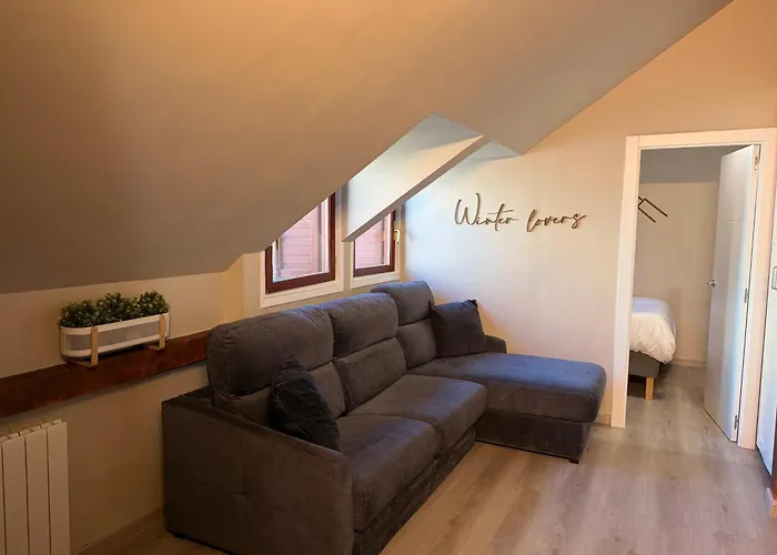 Lägenhet Acogedor Atico En El Corazon De - Esquia Sin Llaves *