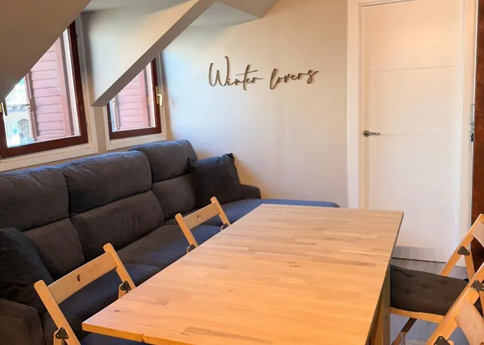 Acogedor Atico En El Corazon De - Esquia Sin Llaves Lägenhet